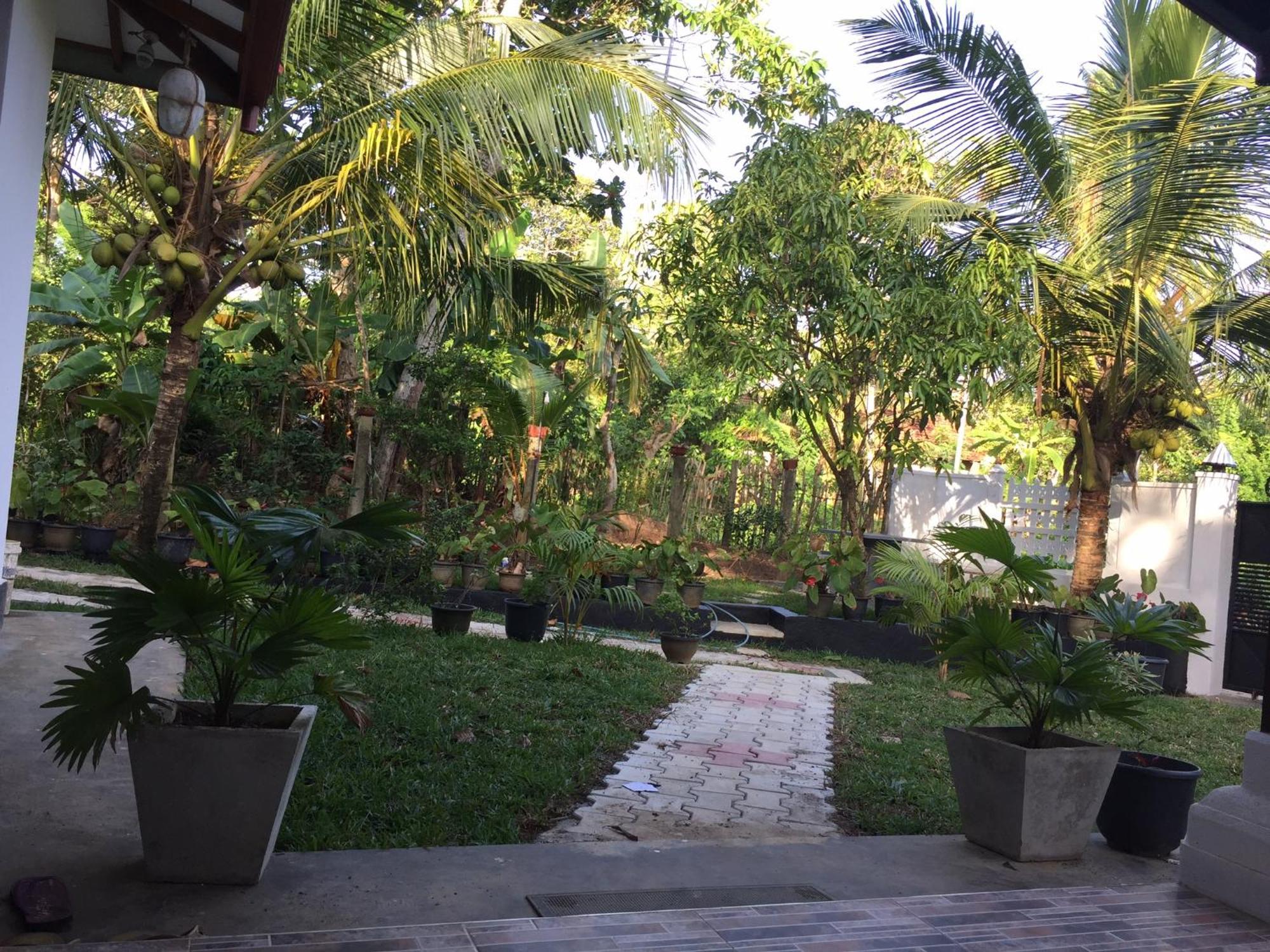 Hotel Mirewon Guest Weligama Exterior foto