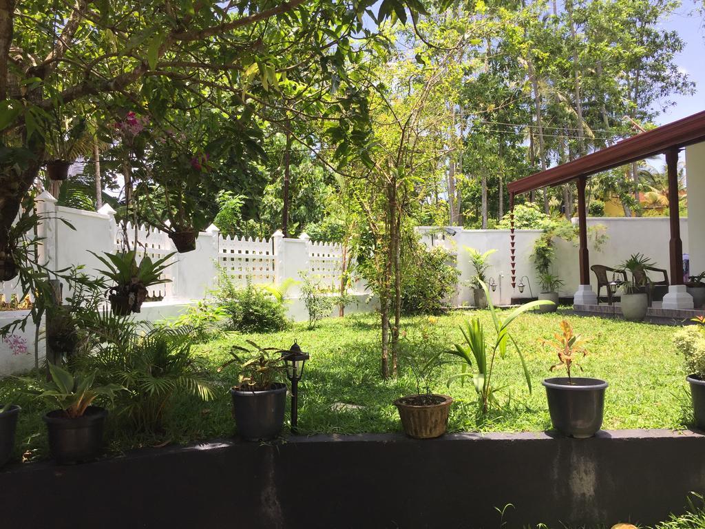 Hotel Mirewon Guest Weligama Exterior foto